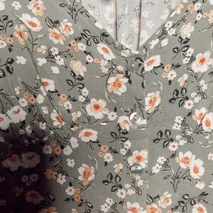 Floral crop top with puffed sleeves